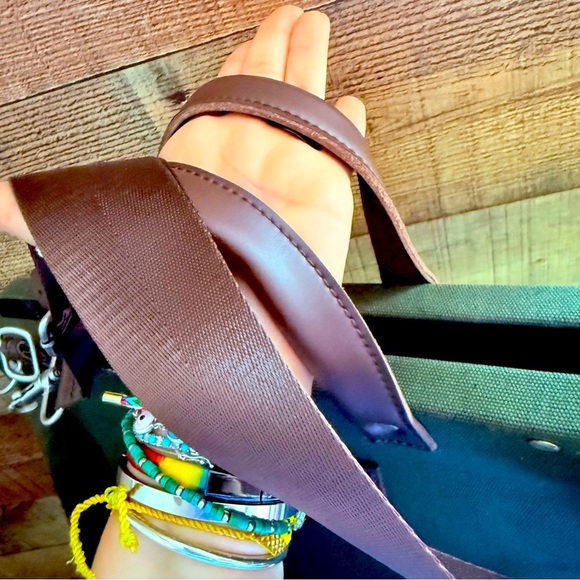 NWOT Line Of Trade Olive Canvas Weekender Bag - Picture 9 of 10